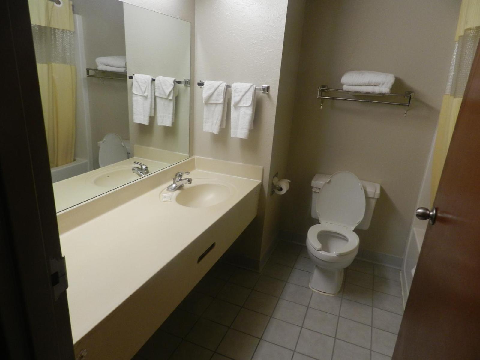 Haven Inn & Suites Main image 1